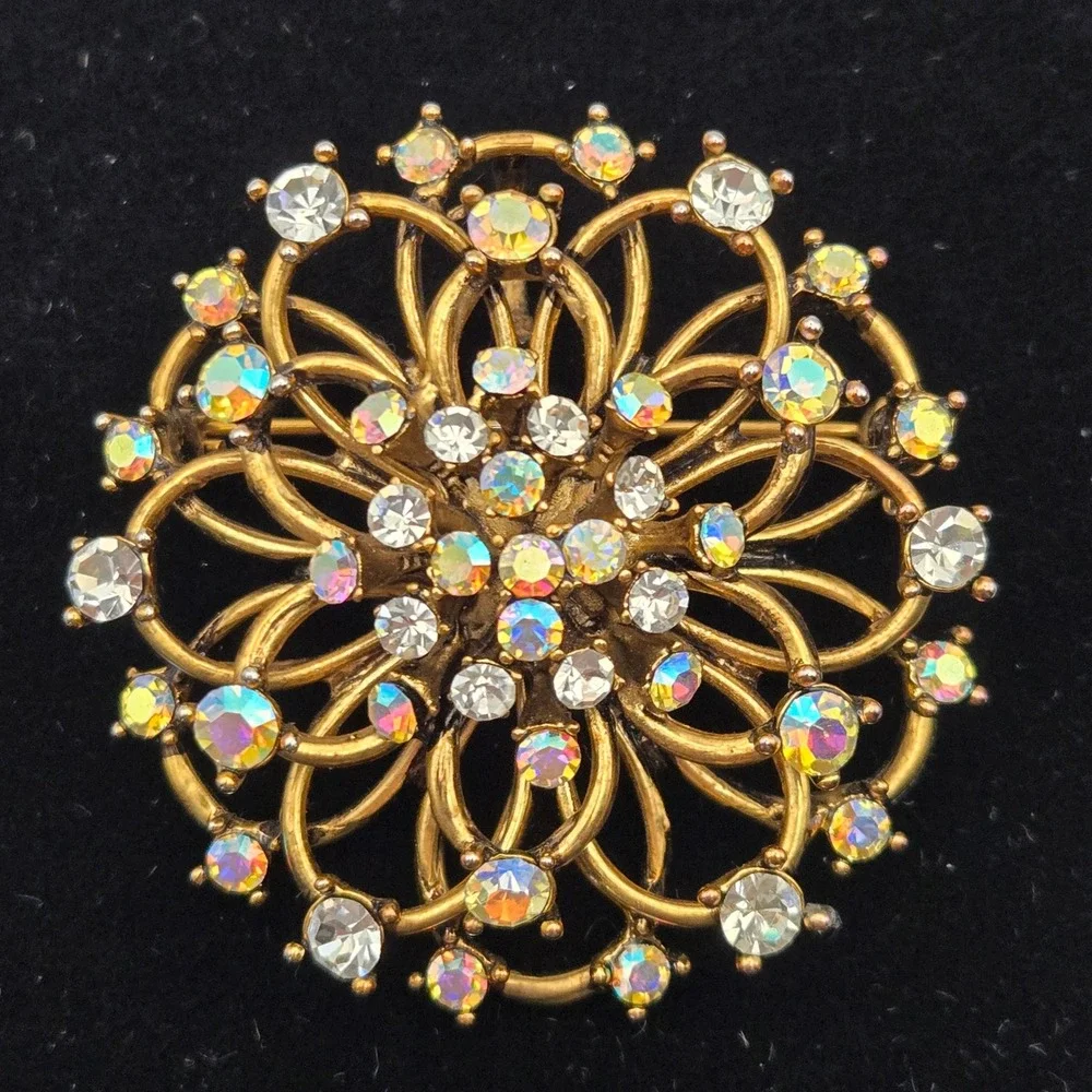 Vintage 60s Unbranded Brooch Gold Tone Aurora Borealis Rhinestone Floral Sunburs